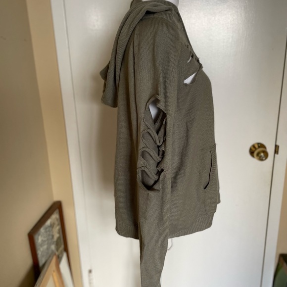 LF x Lola distress gray green sweatshirt/ hoodie NWOT - Picture 7 of 11